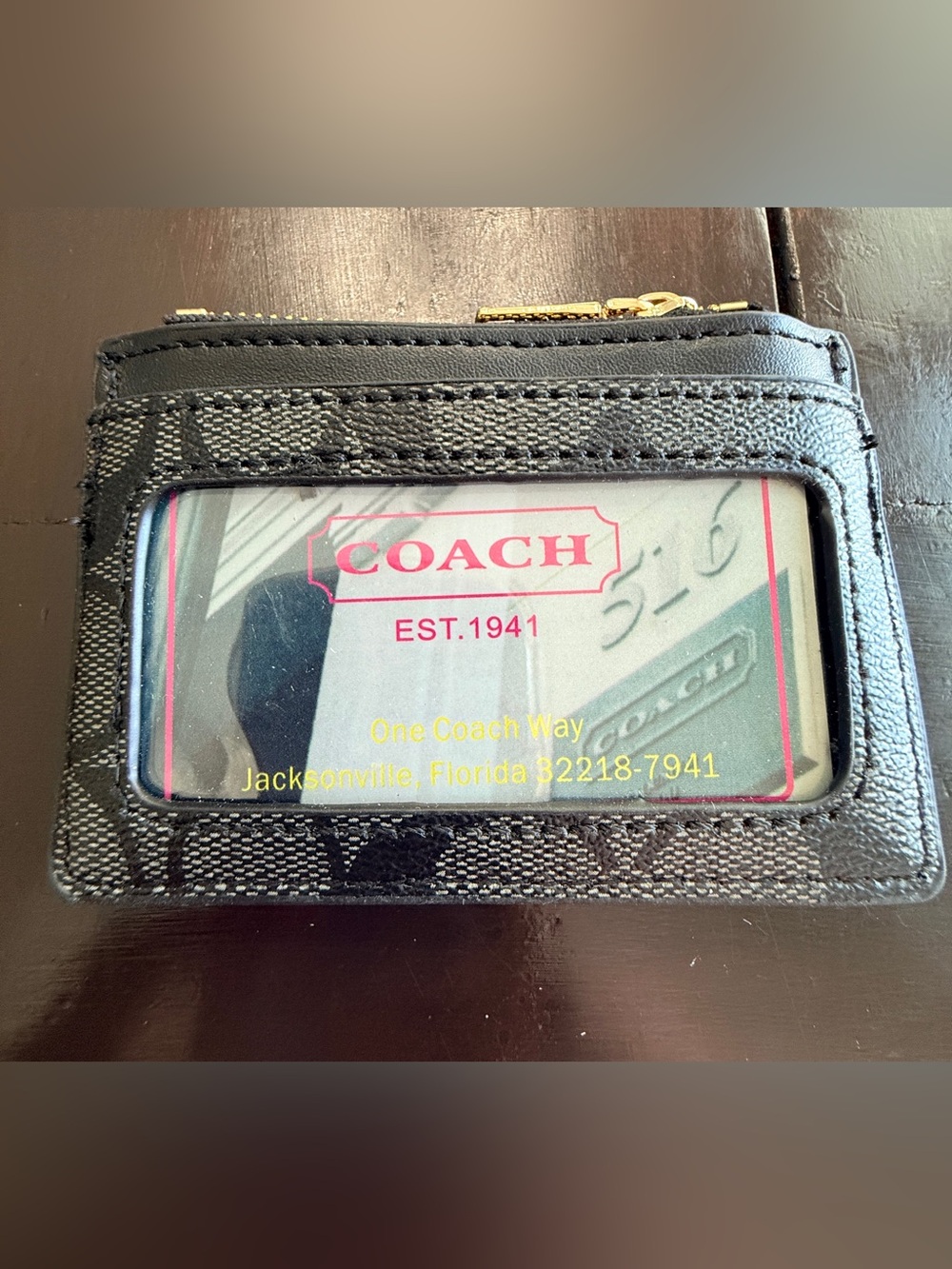 Coach NWT 3-Piece Gift Set
Mini Crossbody, Wristlet & Card
Holder/Keychain - Picture 12 of 16